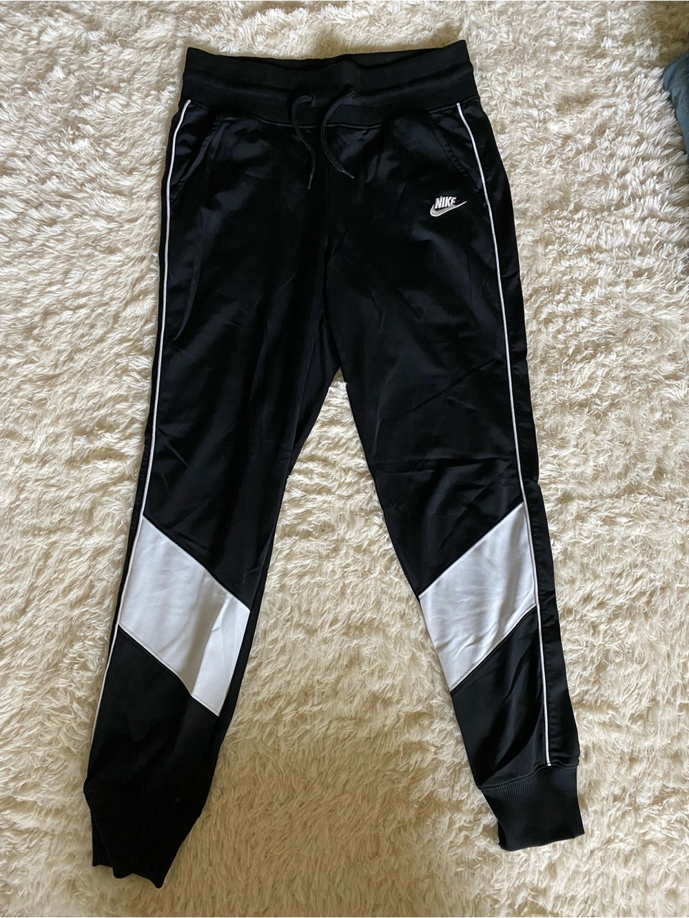Nike Black & White Women’s Athletic Joggers
